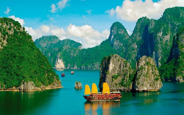 Tour Du lịch Vinh - Hạ Long Quảng Ninh